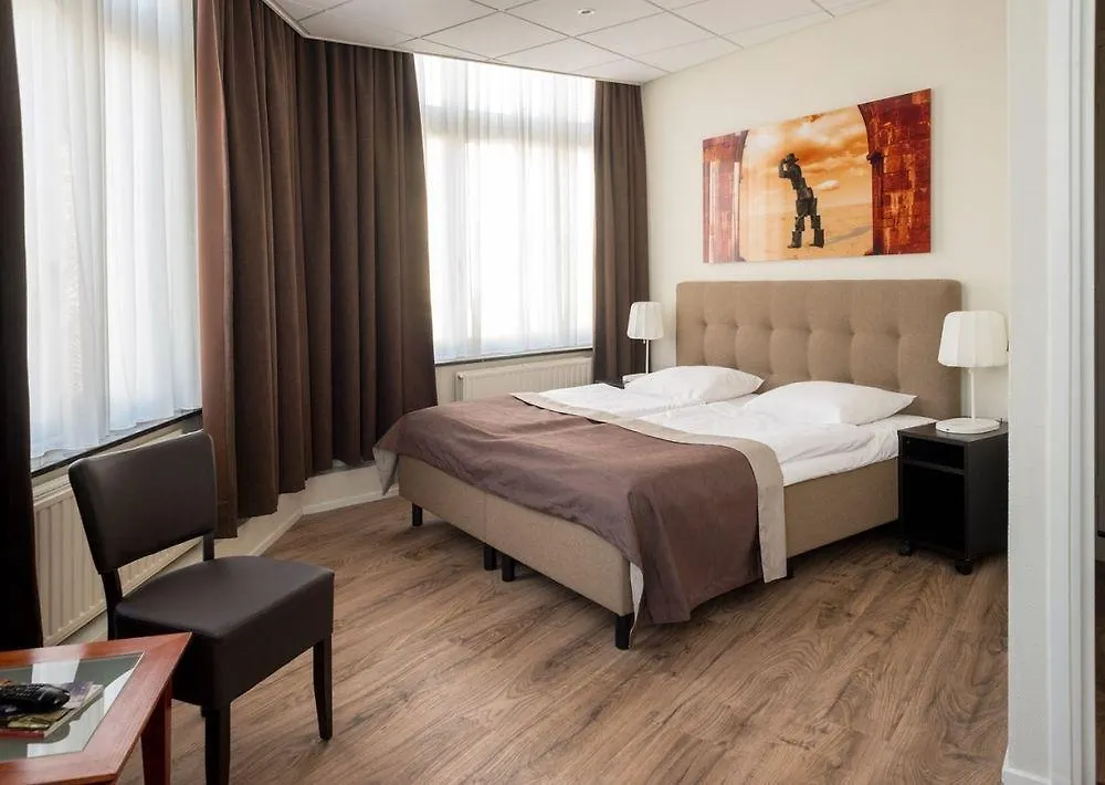 Stadsherberg De Poshoorn Maastricht Hotel